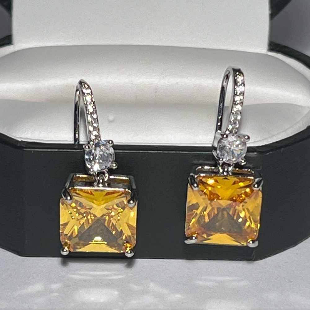 Exquisite Citrine Earrings - Picture 2 of 10